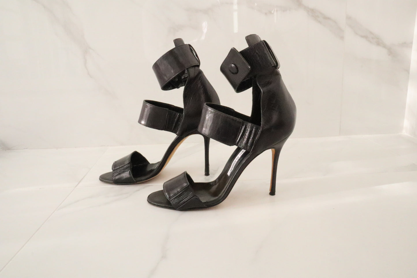 Manolo Blahnik sandals (38)